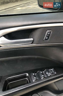 Седан Ford Fusion 2016 в Львові