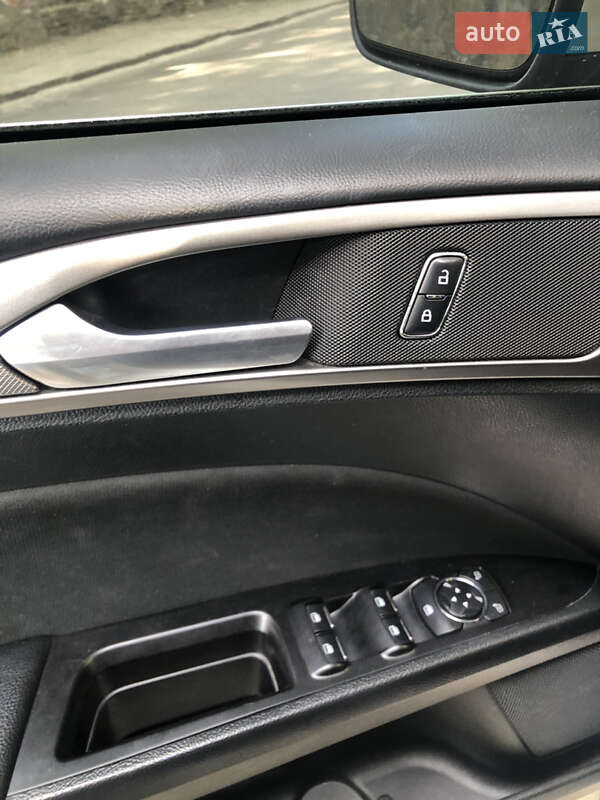 Седан Ford Fusion 2016 в Львове