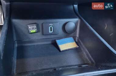 Седан Ford Fusion 2017 в 