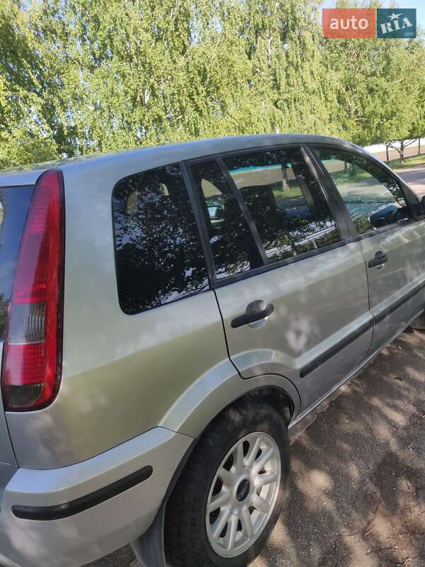 Хетчбек Ford Fusion 2005 в Підгородному