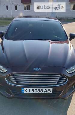 Седан Ford Fusion 2013 в Богуславе