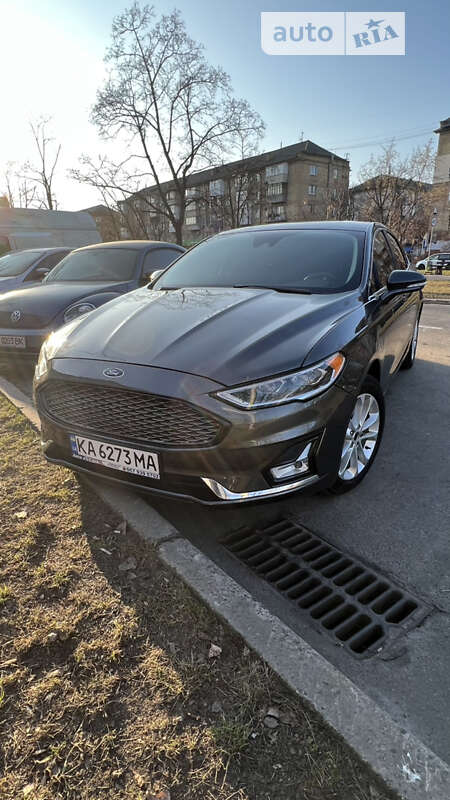 Седан Ford Fusion 2018 в Києві