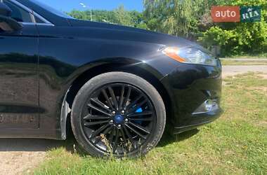 Седан Ford Fusion 2016 в 