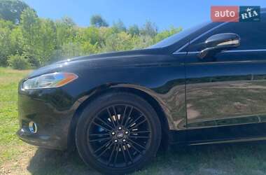 Седан Ford Fusion 2016 в 