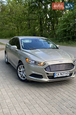 Седан Ford Fusion 2015 в 