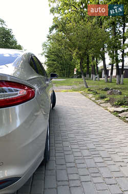 Седан Ford Fusion 2015 в 