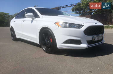 Седан Ford Fusion 2015 в 