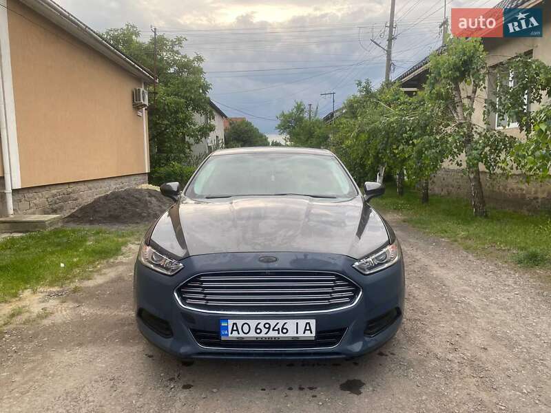 Седан Ford Fusion 2016 в Мукачевому