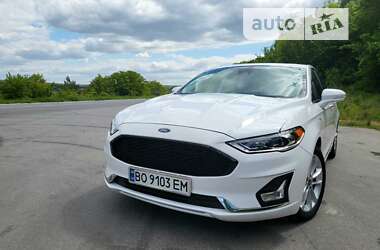 Седан Ford Fusion 2019 в Чорткові