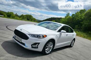 Седан Ford Fusion 2019 в Чорткові