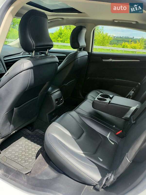 Седан Ford Fusion 2019 в Чорткове
