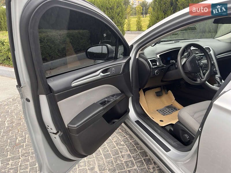 Седан Ford Fusion 2015 в Львове