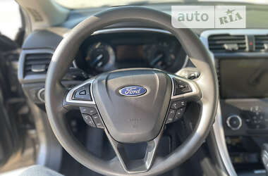Седан Ford Fusion 2014 в Ізмаїлі