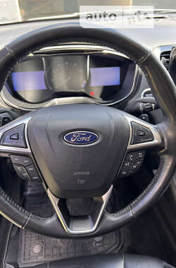 Седан Ford Fusion 2013 в Полонном