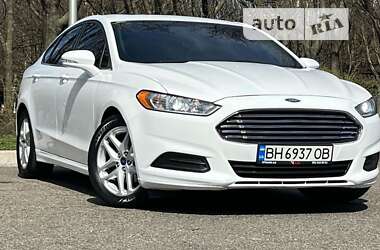 Седан Ford Fusion 2014 в 