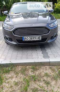 Седан Ford Fusion 2015 в Ужгороді