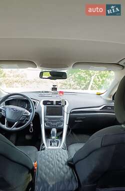 Седан Ford Fusion 2015 в Ужгороде