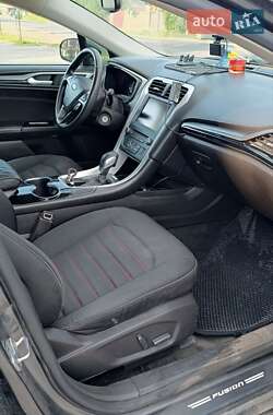 Седан Ford Fusion 2015 в Ужгороде
