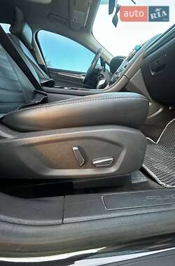 Седан Ford Fusion 2014 в 