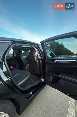 Седан Ford Fusion 2014 в 