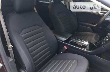 Седан Ford Fusion 2016 в 