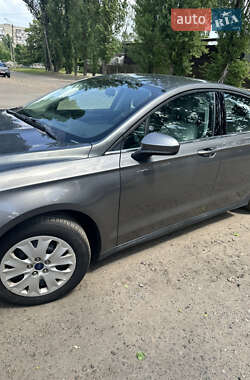 Седан Ford Fusion 2013 в 