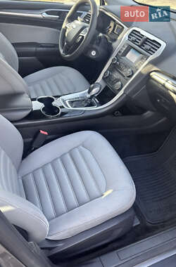 Седан Ford Fusion 2013 в 