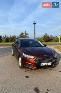 Седан Ford Fusion 2016 в 