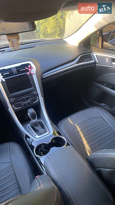 Седан Ford Fusion 2016 в Львове