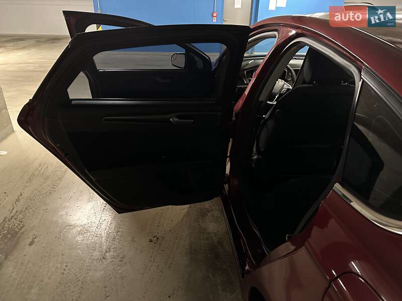 Седан Ford Fusion 2014 в Одесі