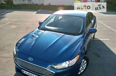 Седан Ford Fusion 2016 в Вишневому