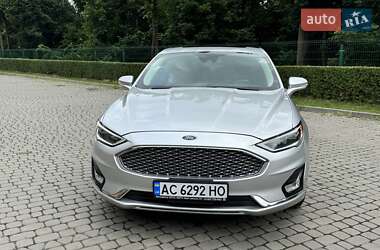 Седан Ford Fusion 2019 в 
