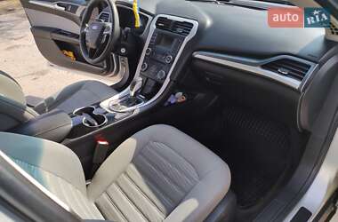 Седан Ford Fusion 2015 в 