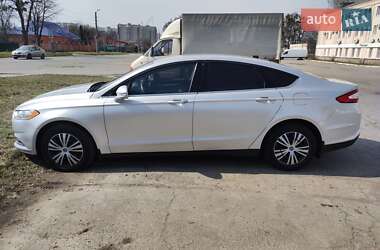 Седан Ford Fusion 2015 в 