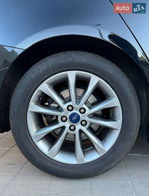 Седан Ford Fusion 2017 в Львове