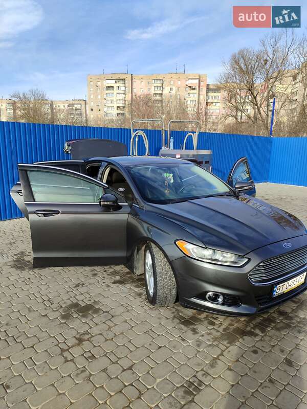 Седан Ford Fusion 2015 в Херсоне