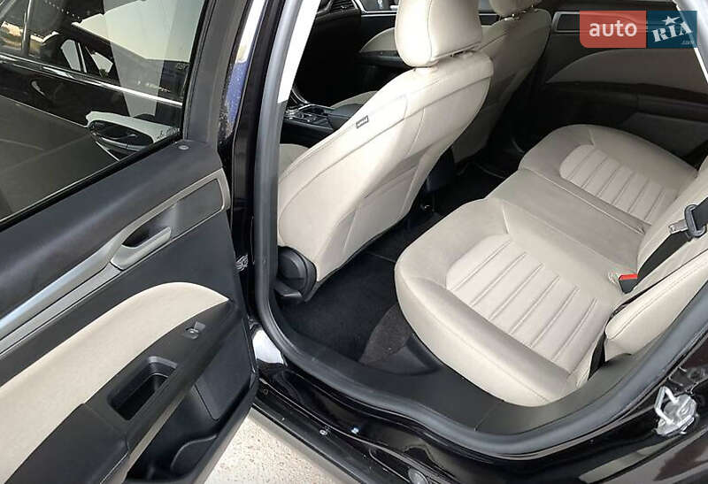 Седан Ford Fusion 2019 в Черкасах