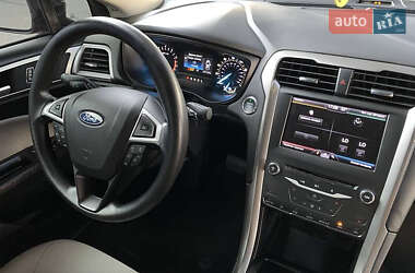Седан Ford Fusion 2019 в 
