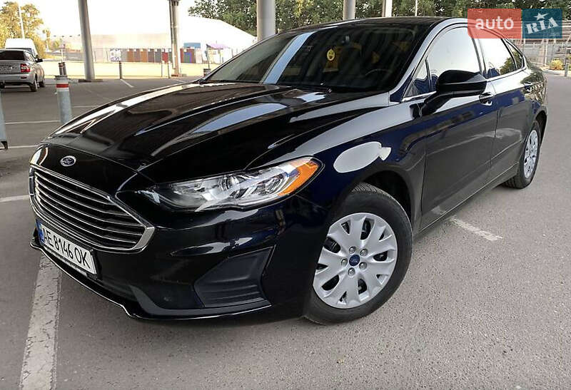 Седан Ford Fusion 2019 в Черкасах