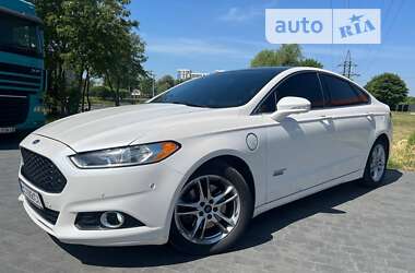 Седан Ford Fusion 2015 в Львові