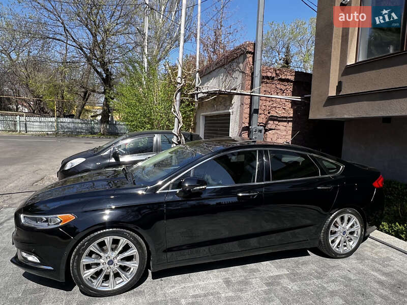 Седан Ford Fusion 2016 в 