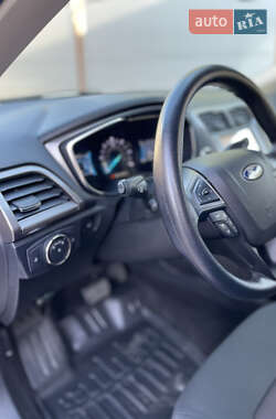 Седан Ford Fusion 2019 в 