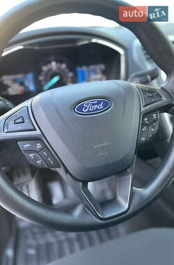 Седан Ford Fusion 2019 в 