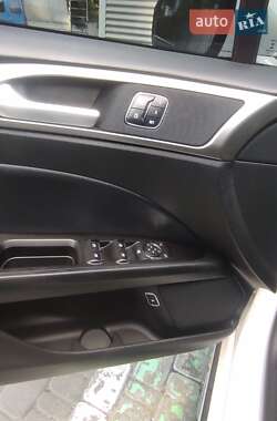 Седан Ford Fusion 2017 в 