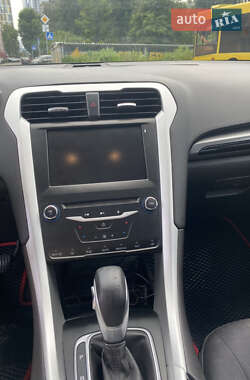 Седан Ford Fusion 2014 в 