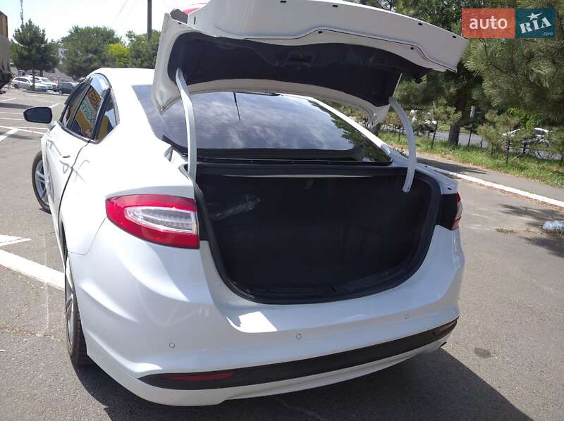Седан Ford Fusion 2014 в Одесі