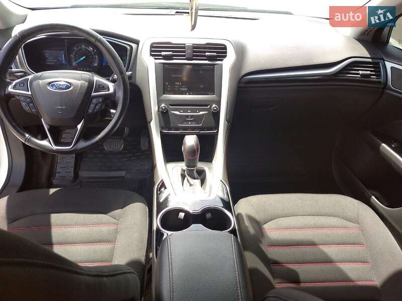 Седан Ford Fusion 2014 в Одесі