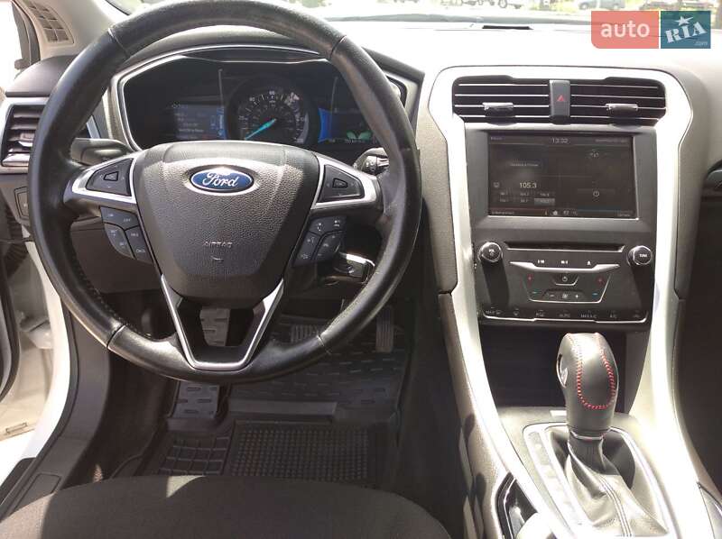 Седан Ford Fusion 2014 в Одесі