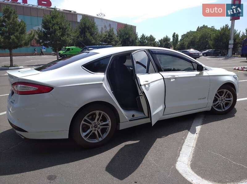 Седан Ford Fusion 2014 в Одесі