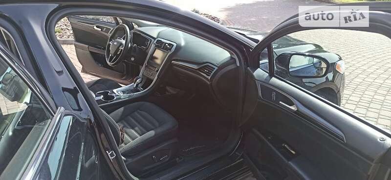 Седан Ford Fusion 2015 в Чернівцях